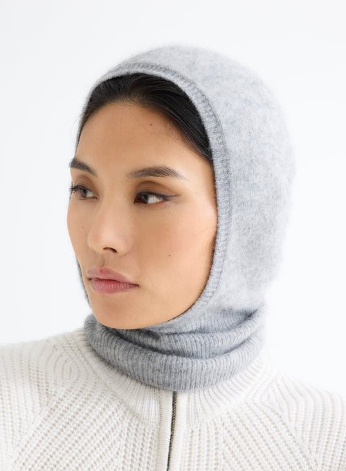 Grey Ribbed Hood in Raccoon - MAJESTIC FILATURES