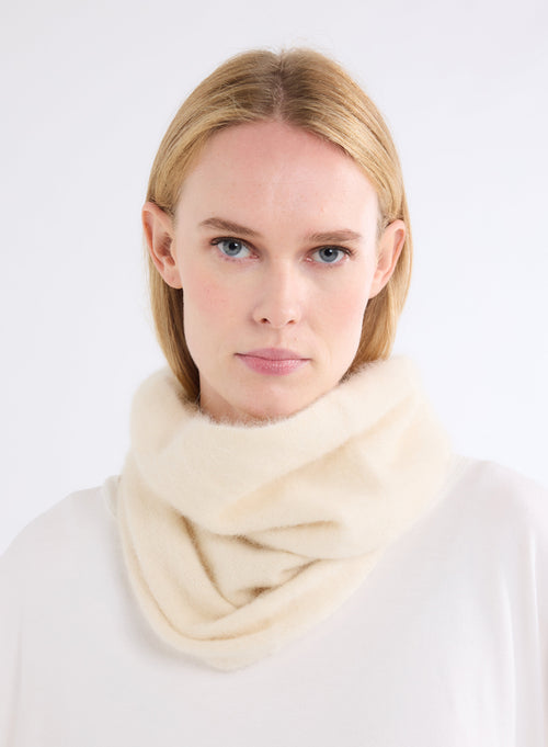 White Raccoon / Polyamide Scarf - MAJESTIC FILATURES