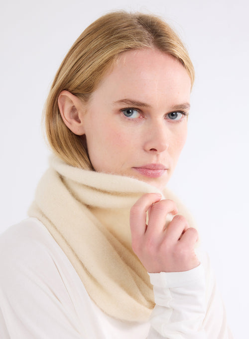 White Raccoon / Polyamide Scarf - MAJESTIC FILATURES