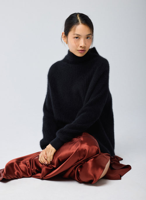 Black Turtleneck Long Sleeves Sweater in Wool / Fox / Polyamide - MAJESTIC FILATURES