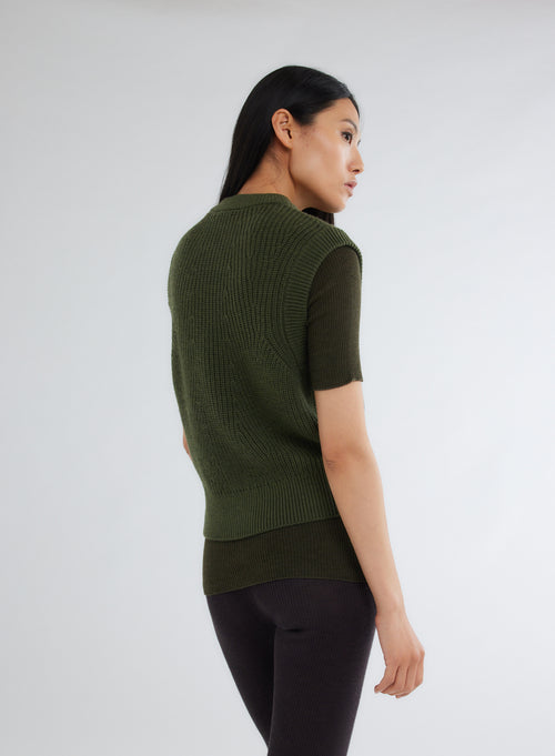 Green Round Neck Sleeveless Sweater - MAJESTIC FILATURES