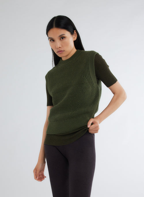 Green Round Neck Sleeveless Sweater - MAJESTIC FILATURES