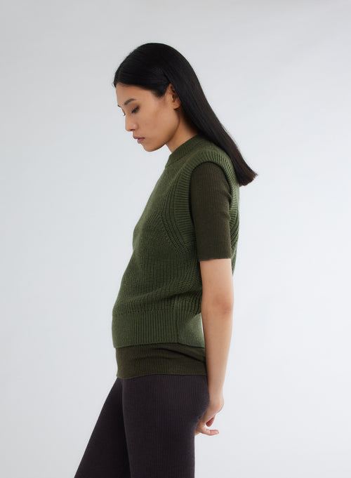 Green Round Neck Sleeveless Sweater - MAJESTIC FILATURES