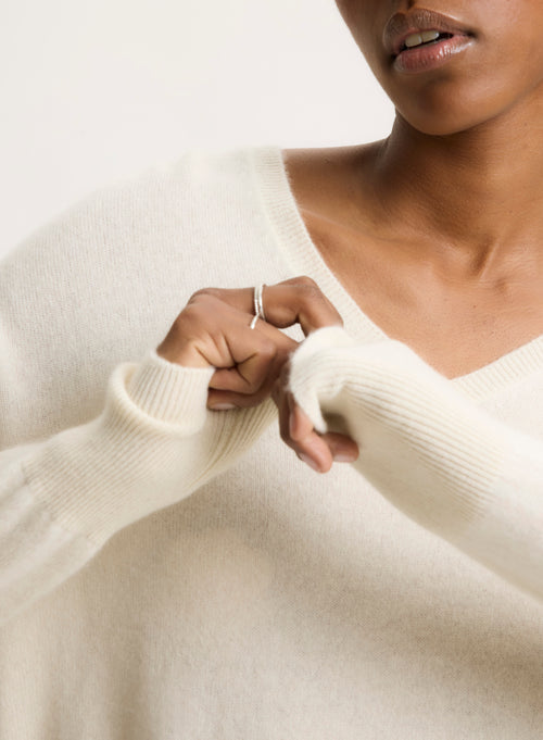 White V-neck Long-sleeved sweater - MAJESTIC FILATURES