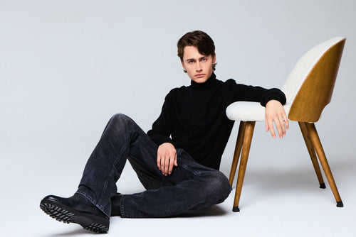 Pull Noir Col Roulé Manches Longues en Cachemire - MAJESTIC FILATURES