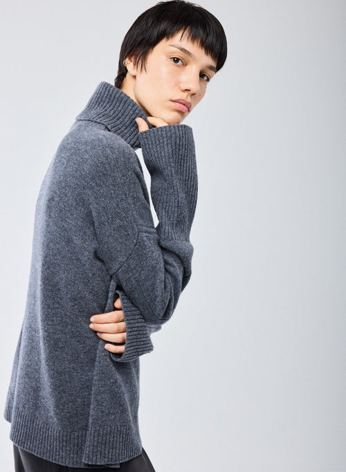 Suéter Gris de Cuello Alto y Mangas Largas de Lana Merina - MAJESTIC FILATURES