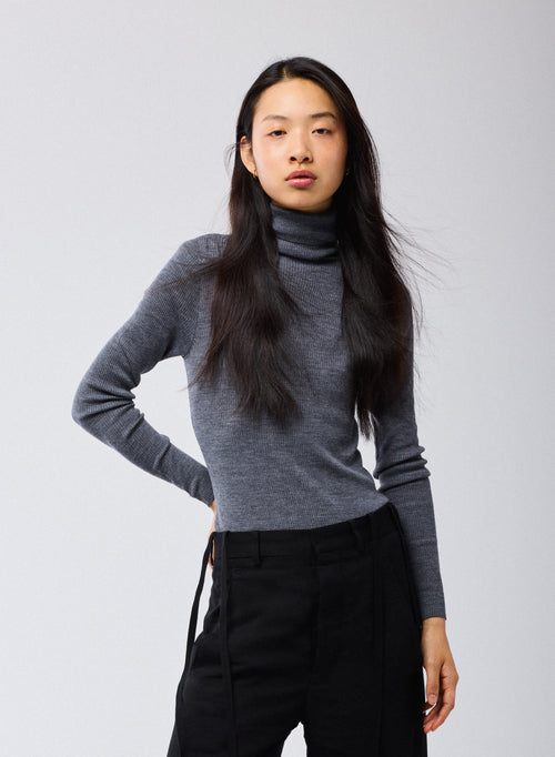 Grey Turtleneck Long Sleeve Sweater in Merino Wool - MAJESTIC FILATURES