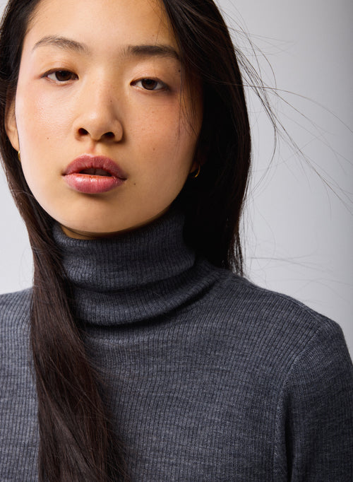 Grey Turtleneck Long Sleeve Sweater in Merino Wool - MAJESTIC FILATURES