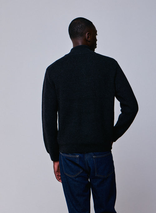 Schwarze Strickjacke mit langen Ärmeln und hohem Kragen aus Merinowolle - MAJESTIC FILATURES