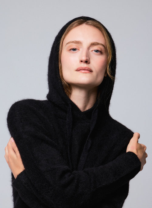 Pull Noir Capuche Manches Longues en Alpaga / Polyamide / Elasthanne - MAJESTIC FILATURES