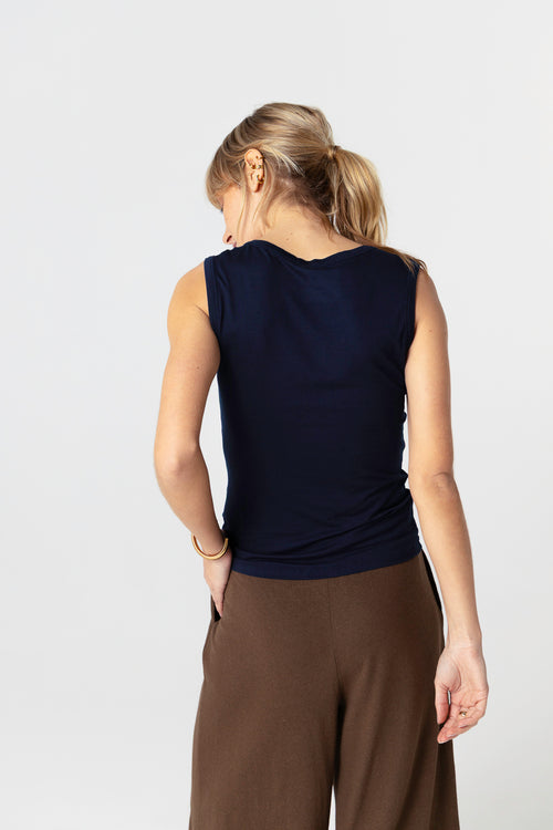 Camiseta sin mangas azul marino con cuello en V de viscosa/elastano - MAJESTIC FILATURES