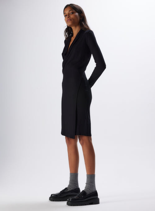 Vestido negro©con cuello de manga larga en viscosa y elastano - MAJESTIC FILATURES