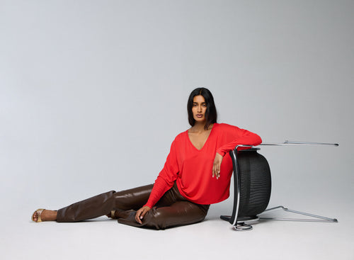 Orangefarbenes Langarm-T-Shirt aus Viskose / Elasthan mit V-Ausschnitt - MAJESTIC FILATURES