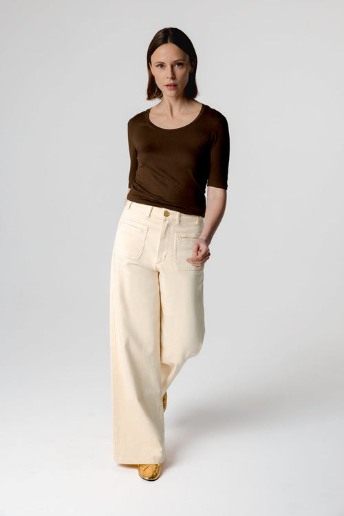 T-Shirt mit U-Ausschnitt und Ellbogenärmel aus Viskose/Elasthan in Dunkelbraun - MAJESTIC FILATURES