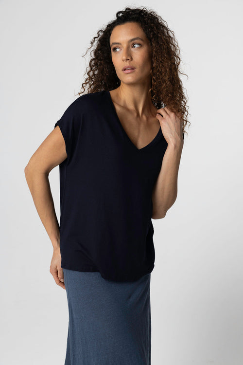 Camiseta azul marino con cuello en V y manga corta, viscosa/elastano - MAJESTIC FILATURES