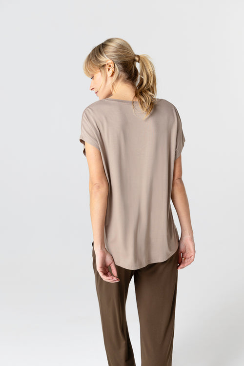 Camiseta marrón con cuello en V y manga corta de viscosa/elastano - MAJESTIC FILATURES