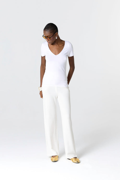Camiseta blanca con cuello en V y manga corta de viscosa/elastano - MAJESTIC FILATURES
