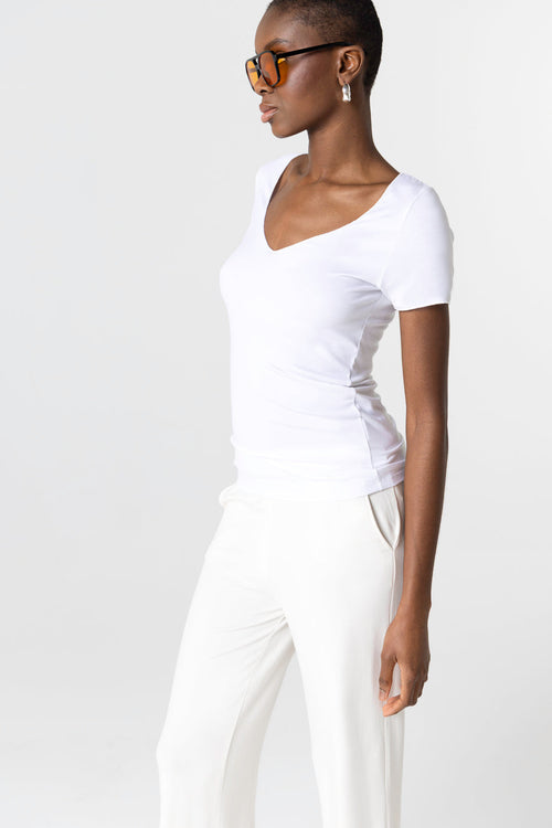 Camiseta blanca con cuello en V y manga corta de viscosa/elastano - MAJESTIC FILATURES