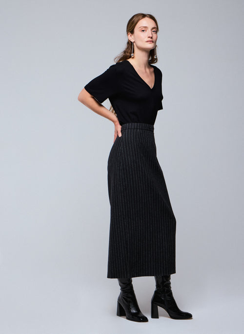 T-shirt Noir Col V Manches Courtes en Viscose / Elasthanne - MAJESTIC FILATURES