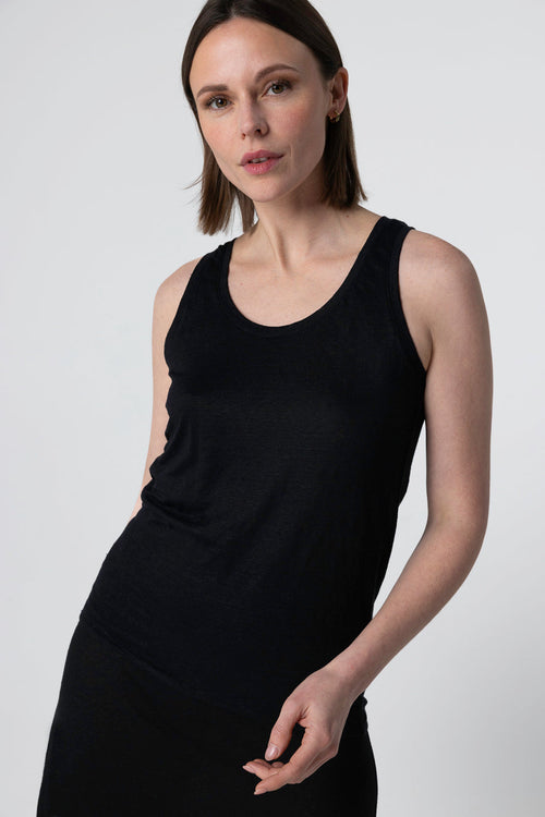 Camiseta de tirantes negra sin mangas©de lino / elastano con cuello en U - MAJESTIC FILATURES