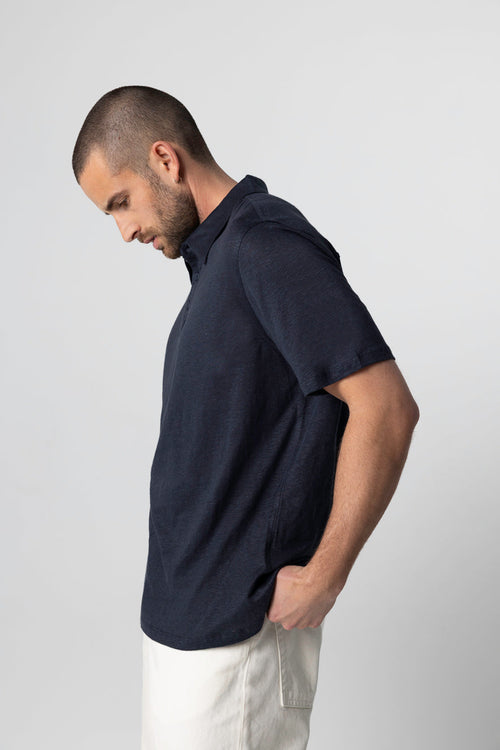 Kurzarm-Polohemd aus Leinen/Elasthan in Marineblau - MAJESTIC FILATURES