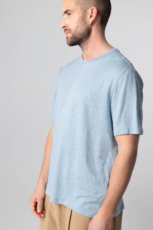 T-Shirt mit Rundhalsausschnitt und kurzen Ärmeln aus Leinen/Elasthan in Blau Calanques - MAJESTIC FILATURES