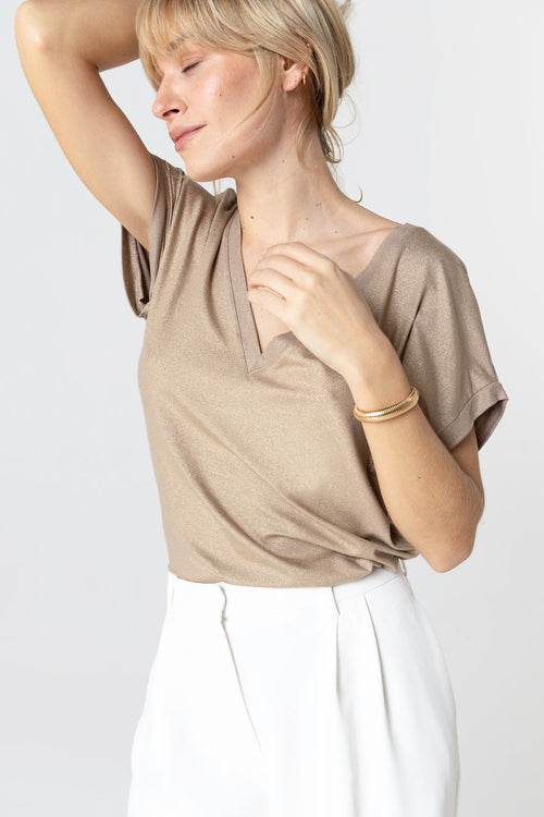 T-Shirt mit V-Ausschnitt und kurzen Ärmeln aus Viskose/Elasthan in Kaffee Latte - MAJESTIC FILATURES