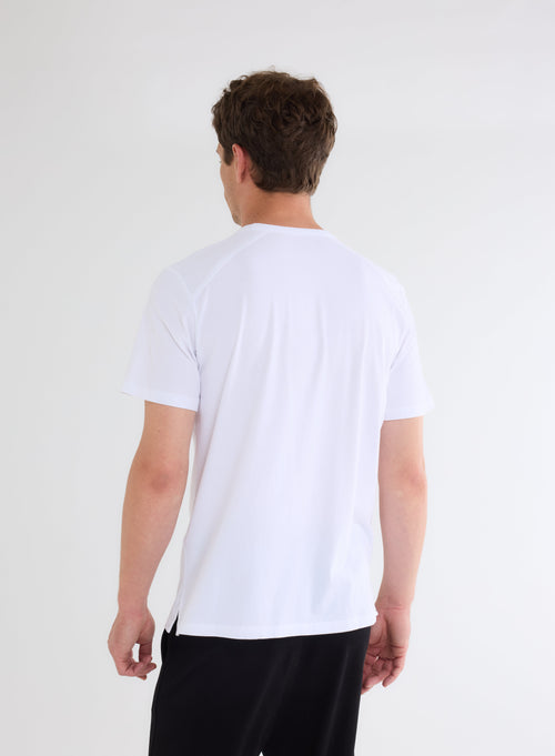 This Harold tee-shirt with a round neckline and hand-dyed, is made in cotton/elastane jersey. Each piece will take the color in a different way and will therefore be unique. It will quickly become one of your basics of the season. - MAJESTIC FILATURES