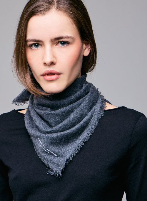 Pañuelo gris de cachemira - MAJESTIC FILATURES