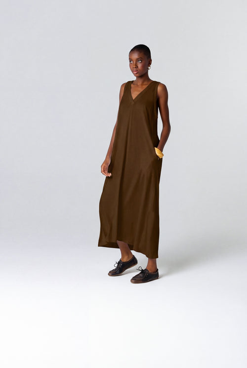 Ärmelloses Kleid mit V-Ausschnitt aus Baumwolle/Leinen in Tonka - MAJESTIC FILATURES