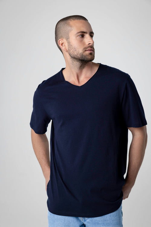 Camiseta azul marino cuello en V y manga corta de algodón orgánico - MAJESTIC FILATURES